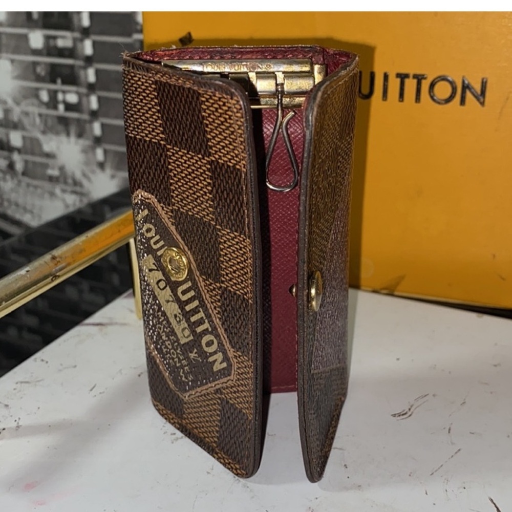 Louis Vuitton Damier Label Collection Multicle N63082 4 Key Case - Picture 3 of 9
